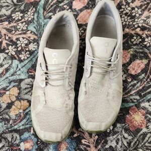 Men's On Running Light Gray Sneakers Size 11.5